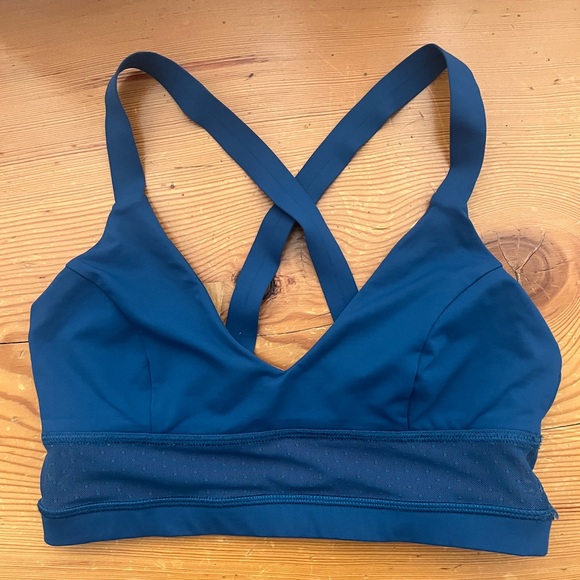 Lululemon Body Con Bra - Picture 2 of 4